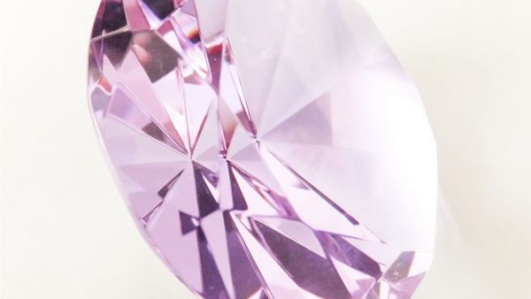 パープルダイヤモンドの色合いや稀少性、価値について知ろう！